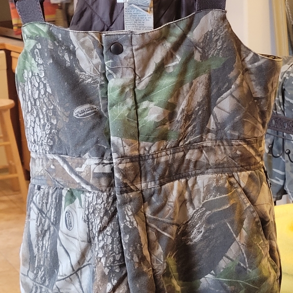 Women's S LINED Camouflage Adventure Overalls - Picture 8 of 11